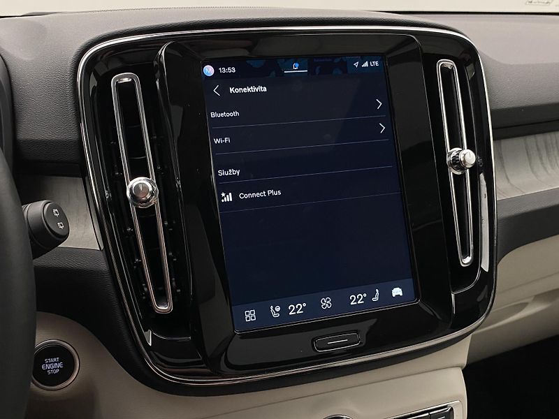 Volvo XC40 B4 DARK ULTRA AUT CZ - fotka 56 z 59