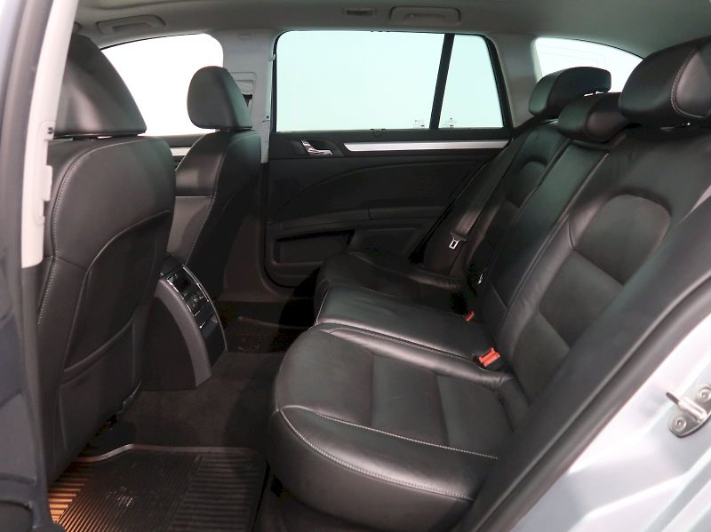 Škoda Superb (2013) ELEGANCE 2.0TDI 103KW 4x4 DSG - fotka 19 z 41