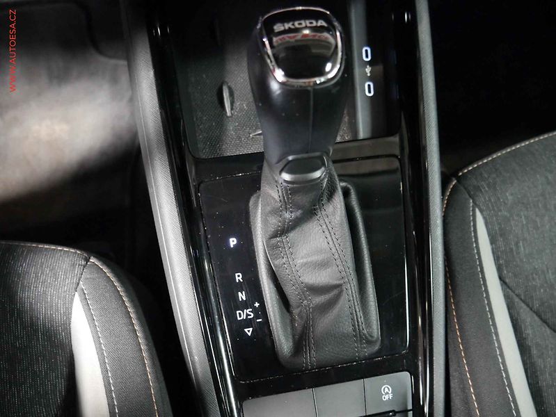 Škoda Kamiq (2019) 1.0TSI, 2.maj,ČR, DSG, navi - fotka 20 z 22