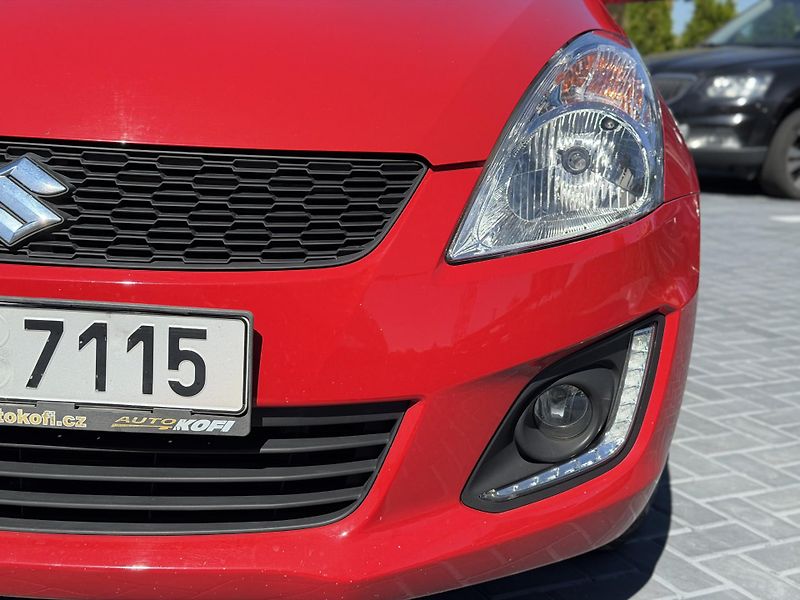 Suzuki Swift (2016) 1.2i 69 kw - fotka 7 z 16