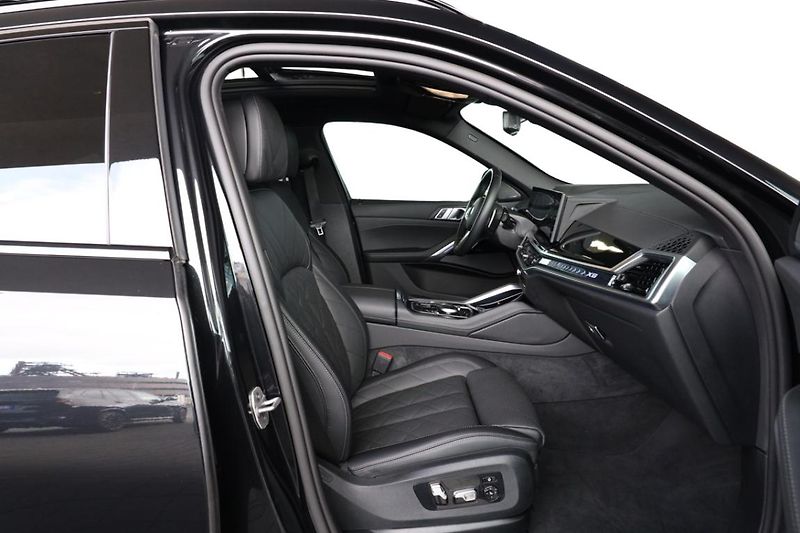 BMW X6 xDrive40d - fotka 25 z 32