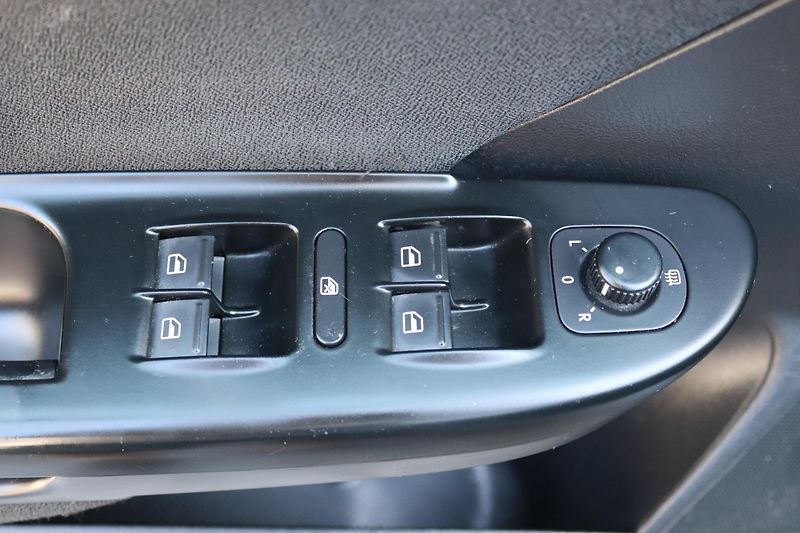 Volkswagen Passat VARIANT 2.0TDI DSG 103kW - fotka 20 z 50