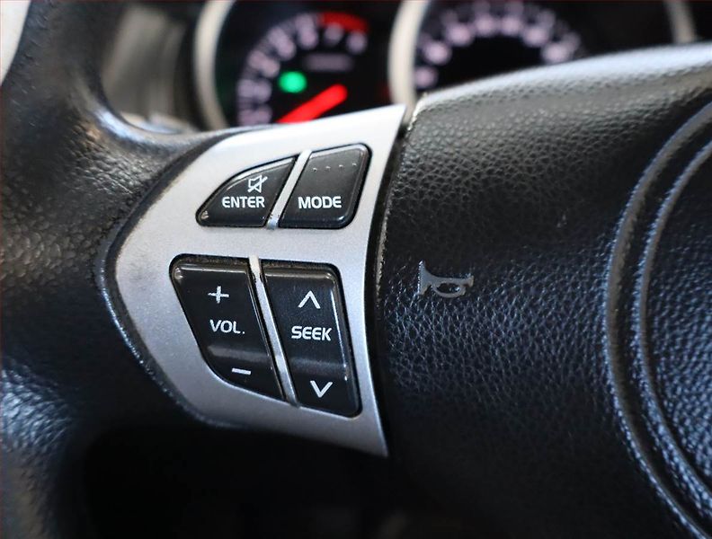 Suzuki Grand Vitara (2006) 2.0, 4X4, Park. senzory - fotka 17 z 17