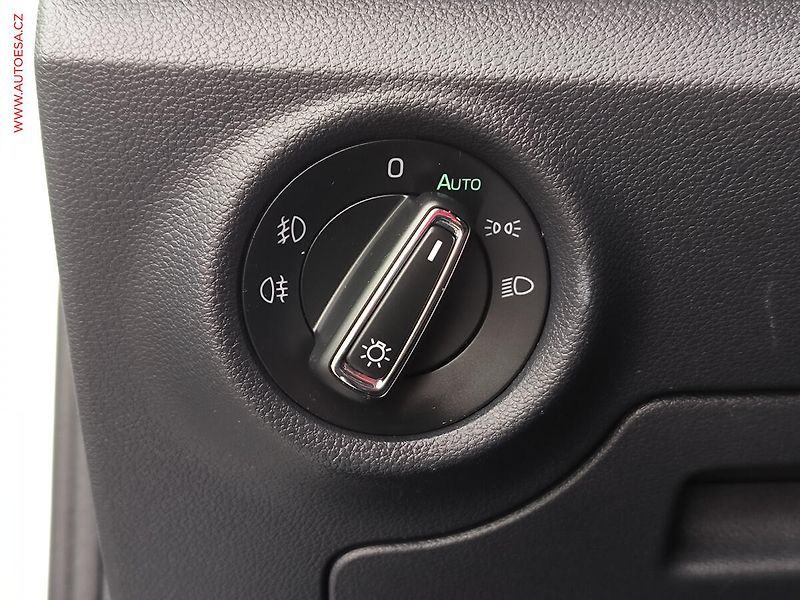Škoda Kamiq (2020) 1.0 TSi, Style, kamera - fotka 21 z 25