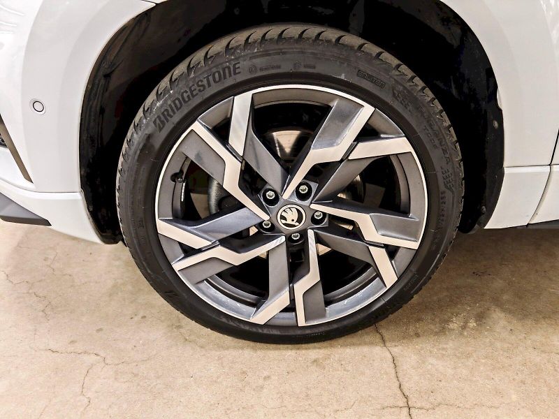 Škoda Karoq (2024) 2.0 TDI 110 kW DSG 4x4 Sportli - fotka 32 z 32