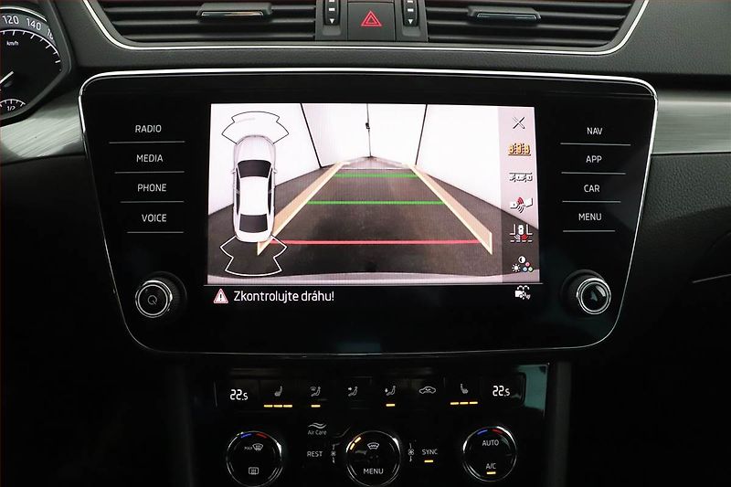 Škoda Superb (2021) Style 2.0 TDI - fotka 15 z 21