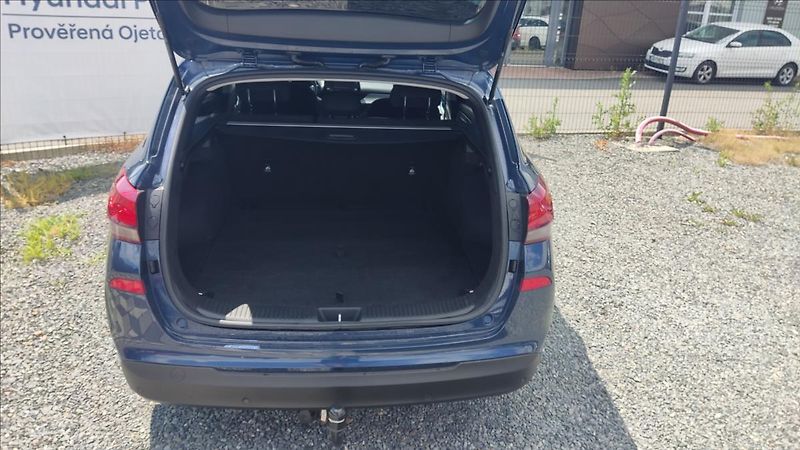 Hyundai i30 1,0 T-GDI TRIKOLOR COMFORT - fotka 17 z 17