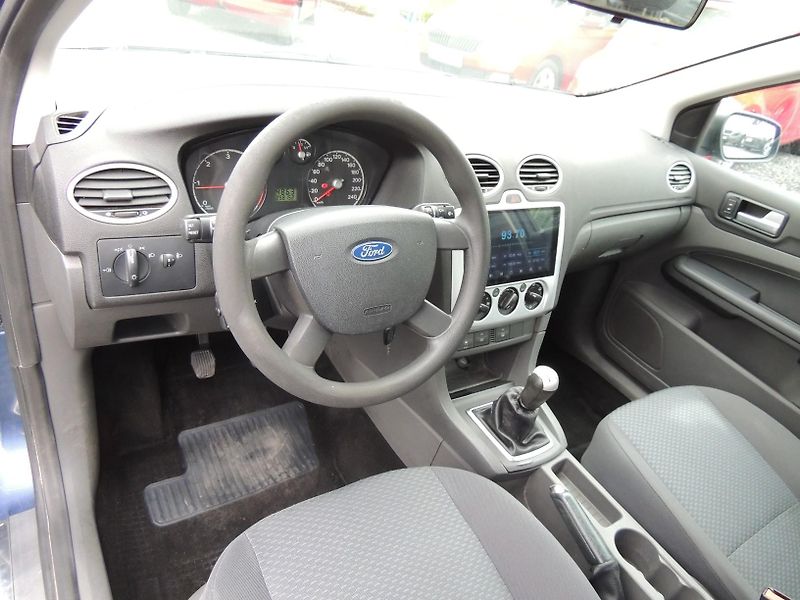 Ford Focus (2006) 1,6TDCi,80kw,Combi,klima - fotka 11 z 30