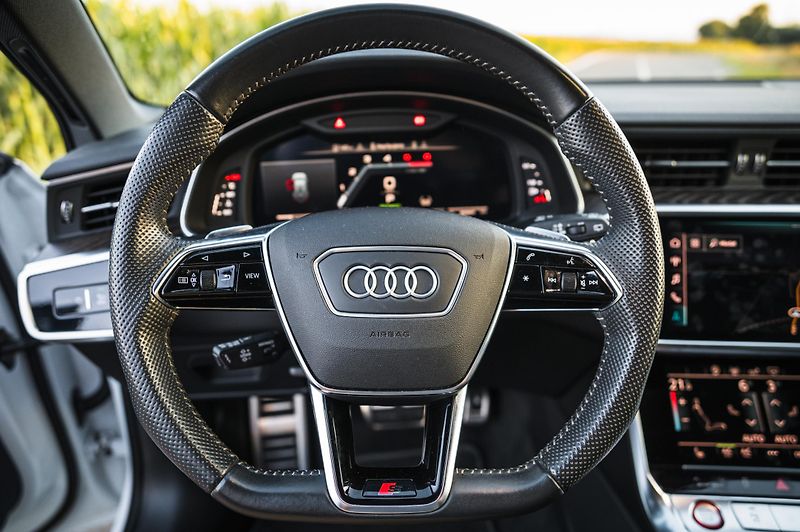 Audi S6 (2019) Panorama| B&O| Vzduch| Webasto - fotka 4 z 15