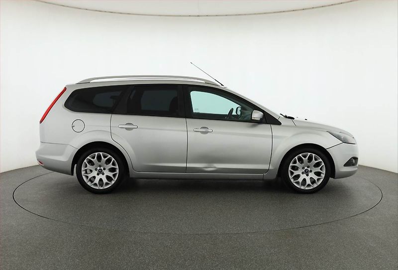 Ford Focus (2009) 1.6 16V, Serv.kniha, nová STK - fotka 6 z 15