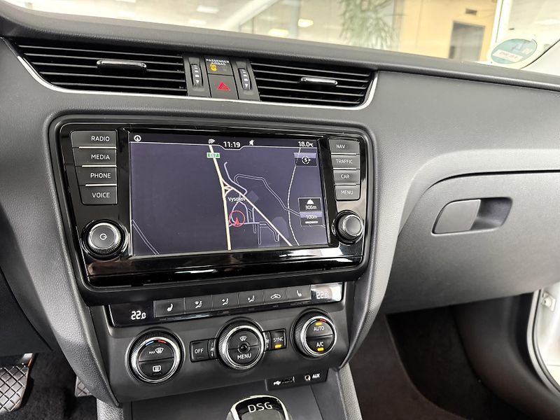 Škoda Octavia 2,0TDI DSG*Navi*Xenon*Kamera - fotka 22 z 36