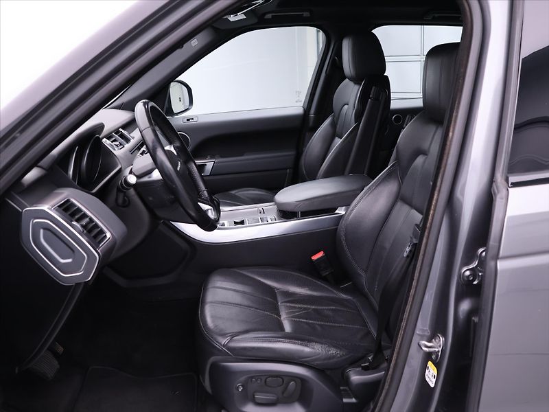 Land Rover Range Rover Sport 3,0 TDV6 HSE 183kW 4x4 Auto - fotka 11 z 27