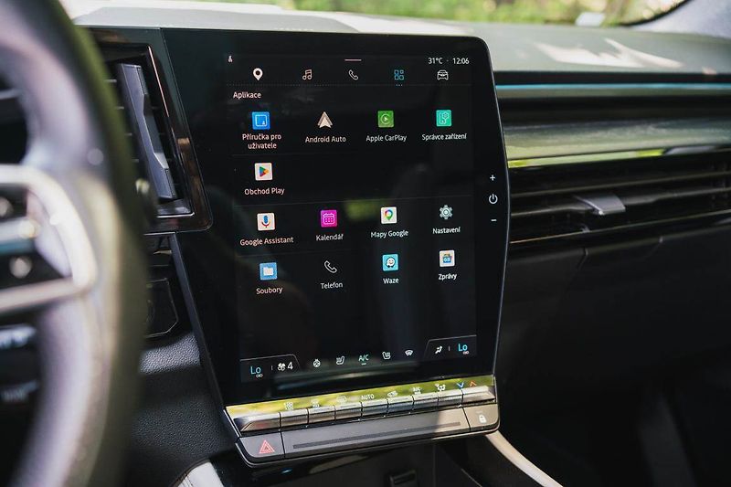 Renault Espace (2023) E-Tech FHEV 200 - fotka 22 z 33