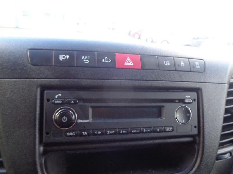 Iveco Daily 2,3 HPT  MAXI AUTOMAT KLIMA - fotka 31 z 32