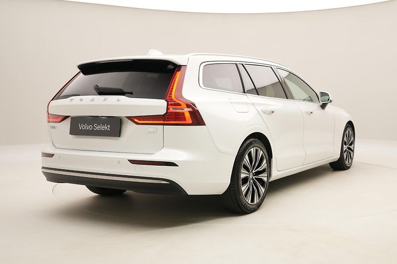 Volvo V60 T6 AWD RECHARGE REZERVACE - fotka 12 z 54