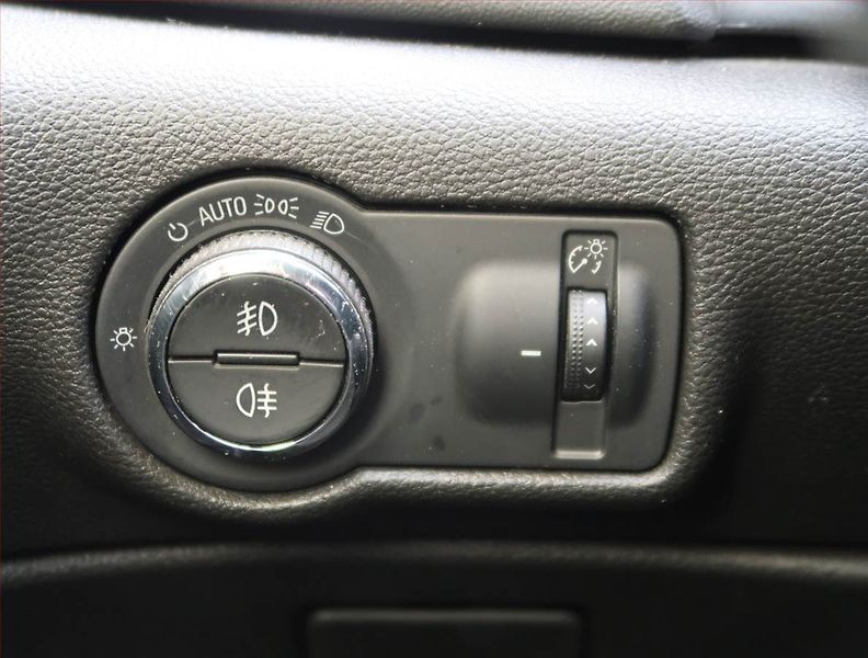 Opel Astra (2014) 1.4 T, Navi, Xenony, Tempomat - fotka 17 z 20