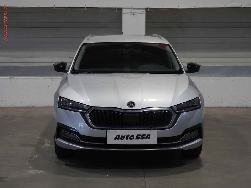 Škoda Octavia (2020) 2.0TDi, ČR, LED, park.čidla - fotka 2 z 27