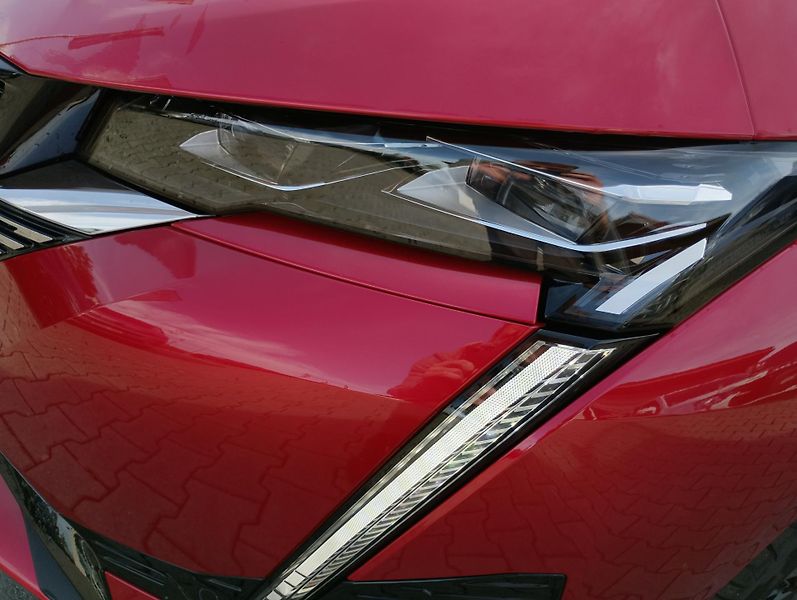 Peugeot 308 SW GT 1.5 BHDi 130k EAT8 - fotka 10 z 28