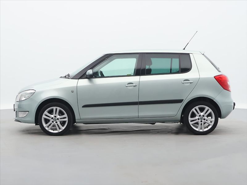 Škoda Fabia 1.2 i 51kW Elegance Sport CZ - fotka 4 z 31
