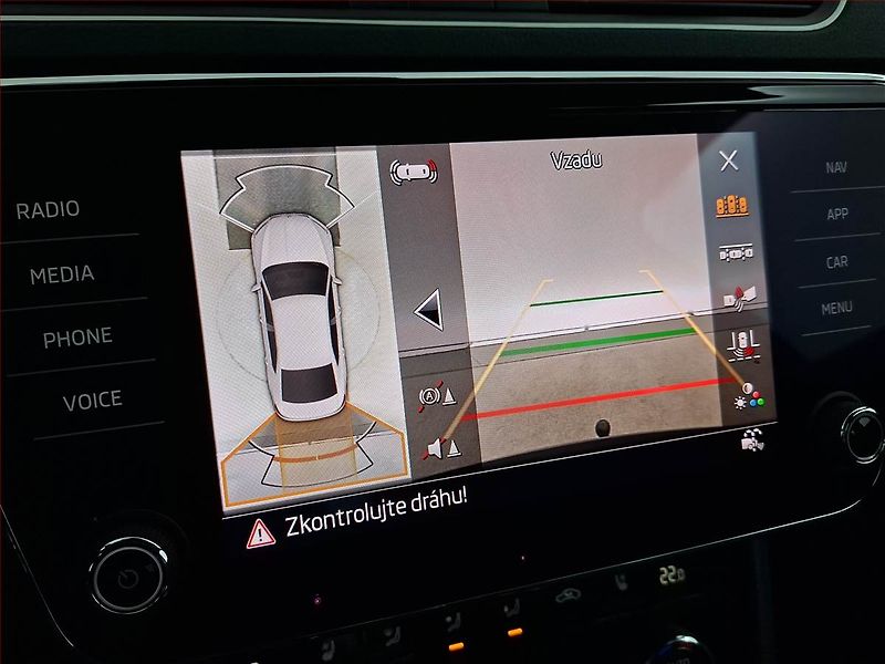 Škoda Superb (2020) Laurin&Klement 2.0 TDI - fotka 16 z 25