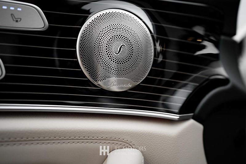 Mercedes-Benz Třídy E (2022) AMG E63 S 4MATIC 450kW - fotka 37 z 56