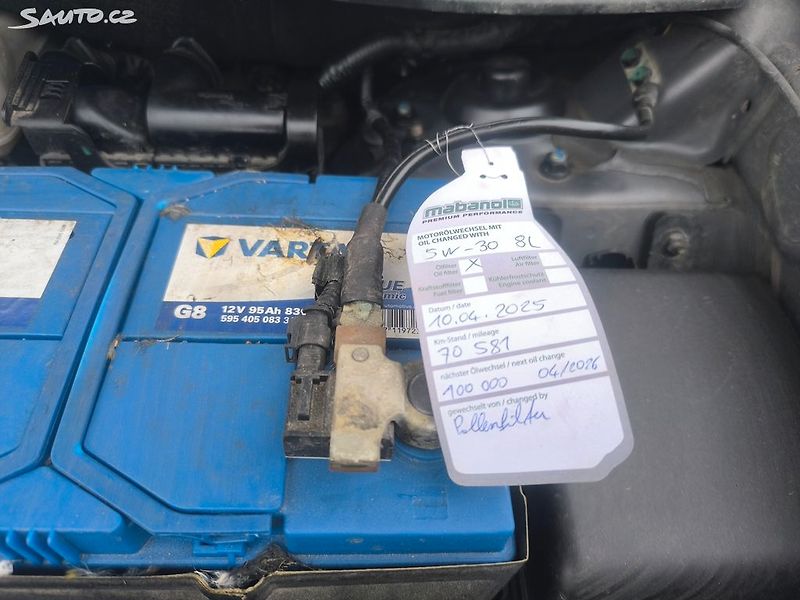 Hyundai ix35 2.0D4X4,70KM,MAX VÝBAVA,KRÁSNÝ - fotka 27 z 31
