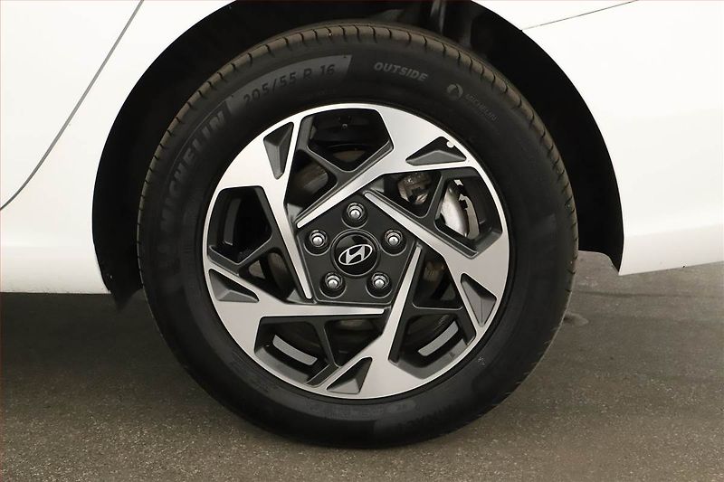 Hyundai i30 (2025) 1.5 DPI, Comfort, Výhř.okno - fotka 11 z 13