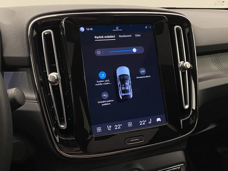 Volvo C40 PURE ELECTRIC RECHARGE PLUS - fotka 44 z 57