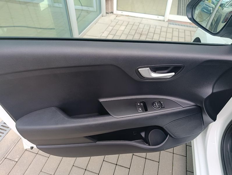 Kia Rio (2023) 1.2. DPI 62KW ČR 1. MAJ - fotka 11 z 13
