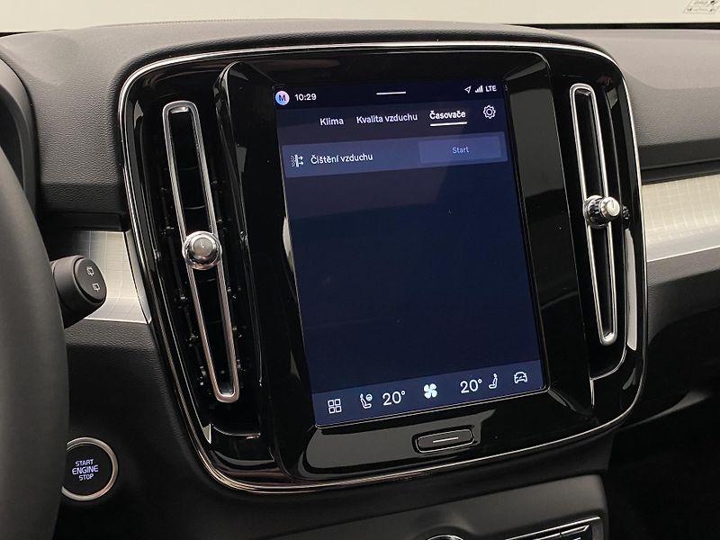Volvo XC40 (2026) B3 AUT DARK PLUS - fotka 40 z 58