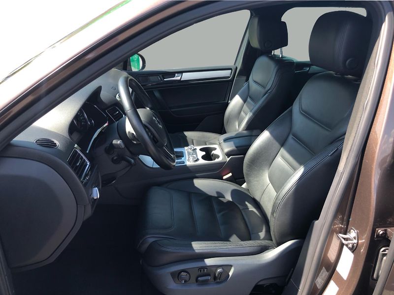 Volkswagen Touareg 3,0TDi 180kW - fotka 11 z 30