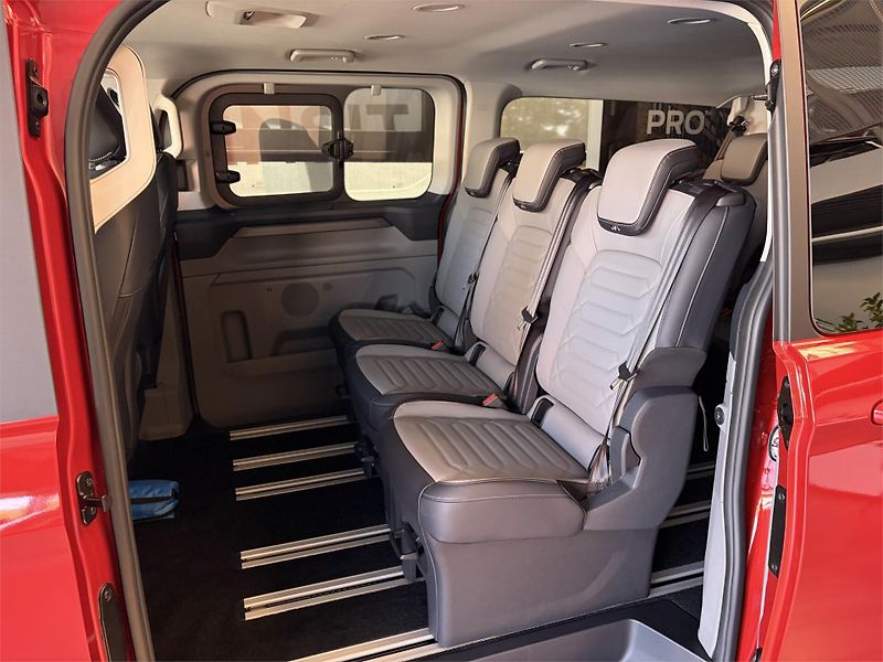 Ford Tourneo Custom (2026) Titanium X L2, Tourneo, 2.5 Du - fotka 8 z 9
