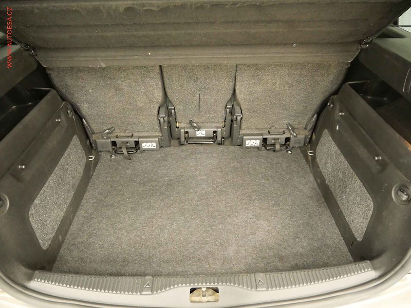 Škoda Roomster (2006) 1.4i, Panor, AC - fotka 7 z 19