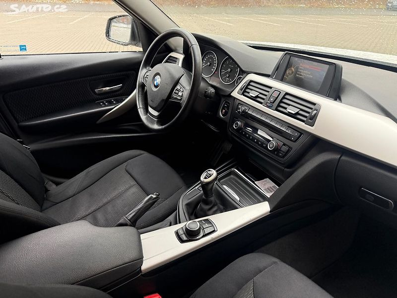 BMW Řada 3 (2014) 316i, 100kw Původ ČR - fotka 10 z 21