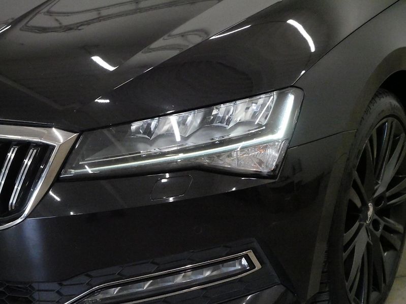 Škoda Superb - fotka 9 z 30
