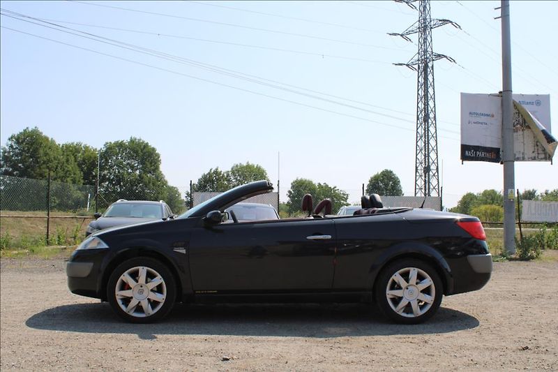 Renault Mégane 1,6 i  STK 4/2028 - fotka 27 z 33