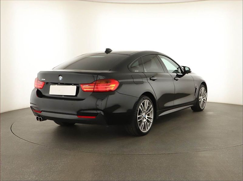 BMW Řada 4 (2017) 420d xDrive, 4X4, Automat - fotka 5 z 20
