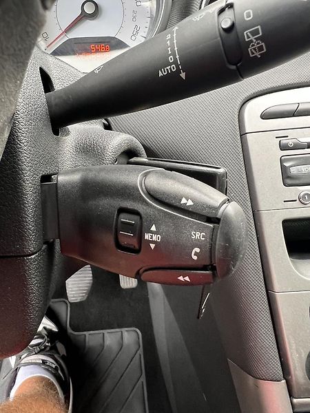 Peugeot 308 SW Exclusive 1.6HDi 82kW - fotka 13 z 14