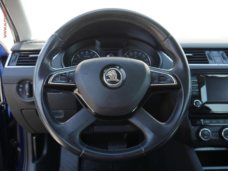 Škoda Octavia (2014) 2.0TDi, DSG, park.asist - fotka 16 z 16