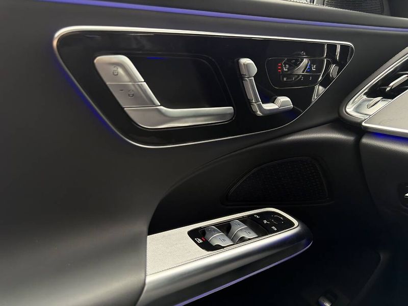 Mercedes-Benz Třídy E (2025) 300 de 4MATIC - fotka 17 z 28