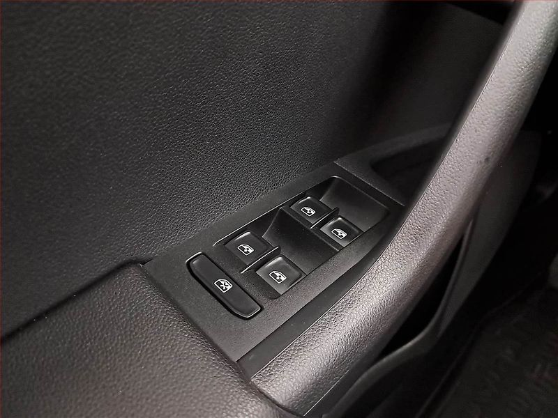 Citroën Berlingo (2020) Maxi Live 1.2 PureTech, 7Míst - fotka 15 z 18