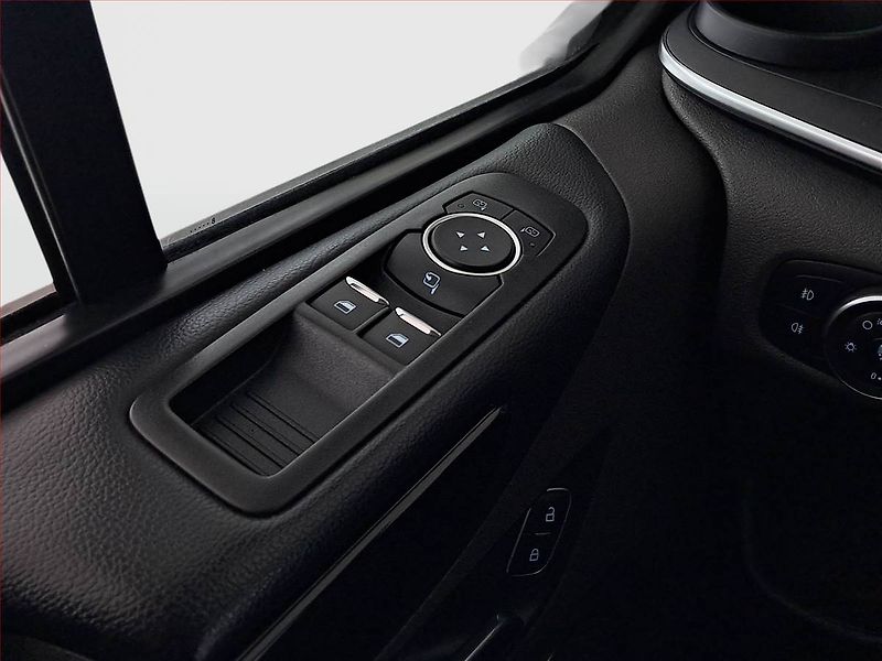 Ford Tourneo Custom (2018) Titanium 2.0 EcoBlue, ČR - fotka 15 z 17