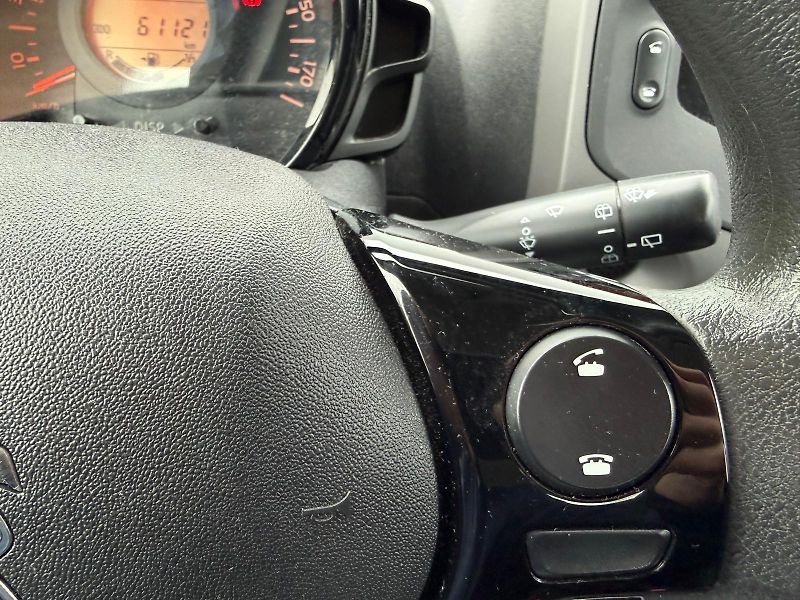 Peugeot 108 1,0 VTI 53KW - fotka 18 z 25