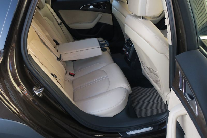 Audi A6 Allroad 3.0TDI 200kW Quat. Stronic ČR - fotka 40 z 50