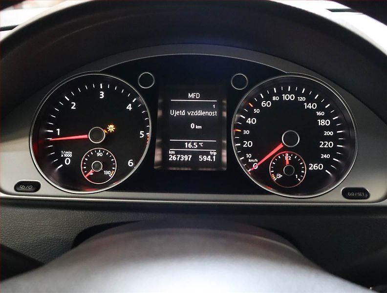 Volkswagen Passat (2013) 1.6 TDI, Serv.kniha, Tempomat - fotka 11 z 20