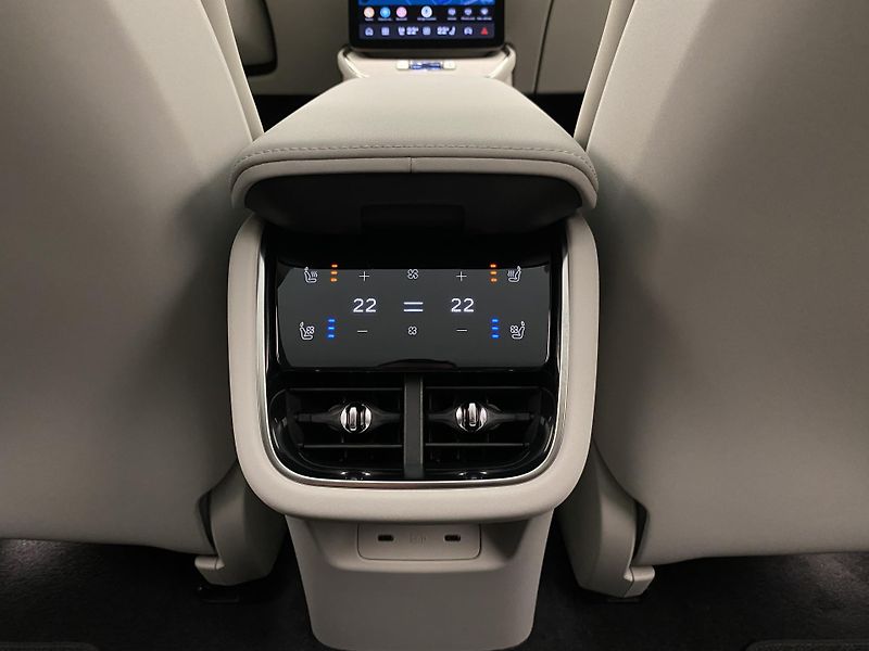 Volvo ES90 (2026) PURE ELECTRIC ULTRA - fotka 72 z 79