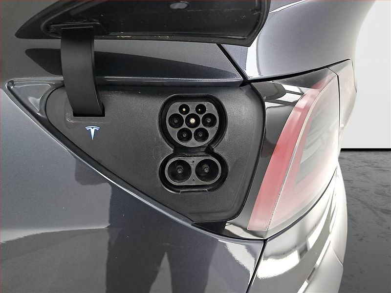 Tesla Model Y (2023) Long Range AWD 79kWh, SoH 91% - fotka 16 z 21