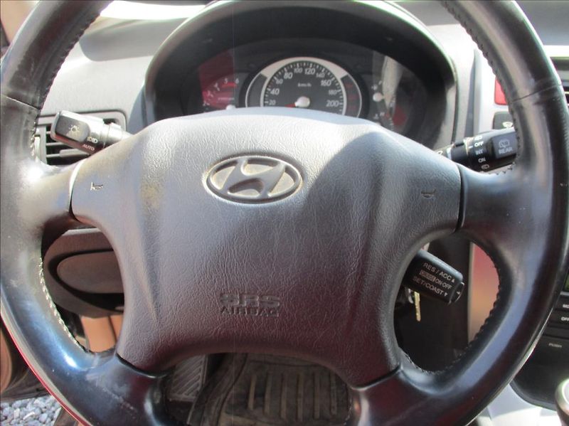 Hyundai Tucson 2,0 CRDi, 4x4,  klimatizace, - fotka 20 z 23