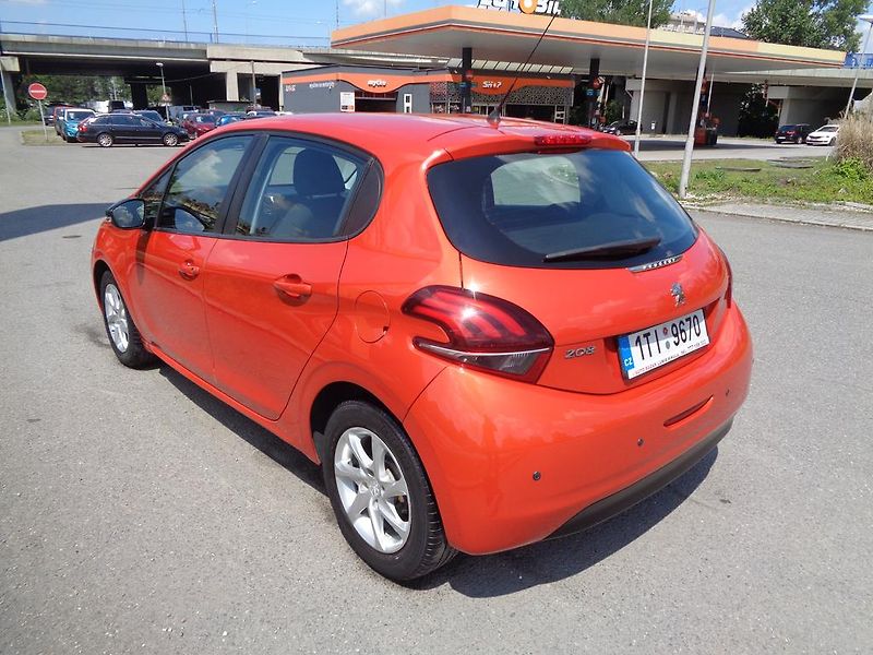 Peugeot 208 (2016) 1.2i  KOUPENO ČR - fotka 3 z 10
