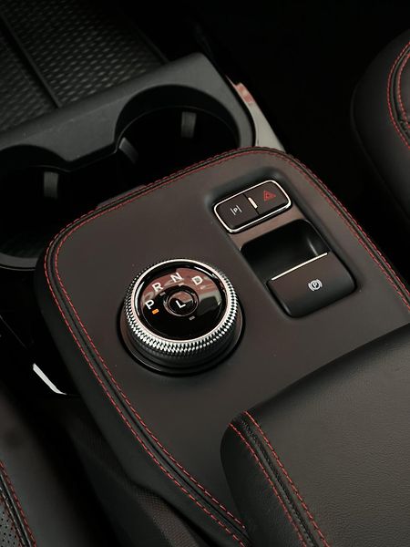 Ford Mustang Mach-E Extended AWD 98 kWh 1.Maj DPH - fotka 13 z 29